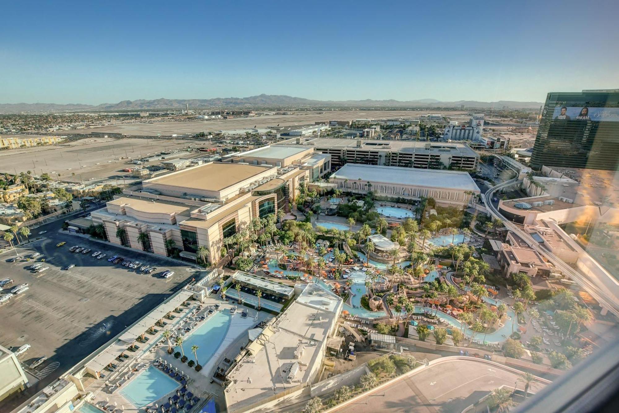 Classic Suite Mgm Signature 25Th Flr Pool View Лас Вегас Екстериор снимка